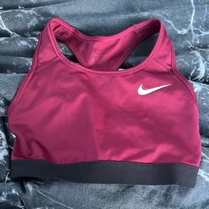 womens small maroon nike sports bra